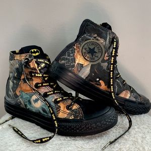 Batman DC converse in excellent shape size youth 13